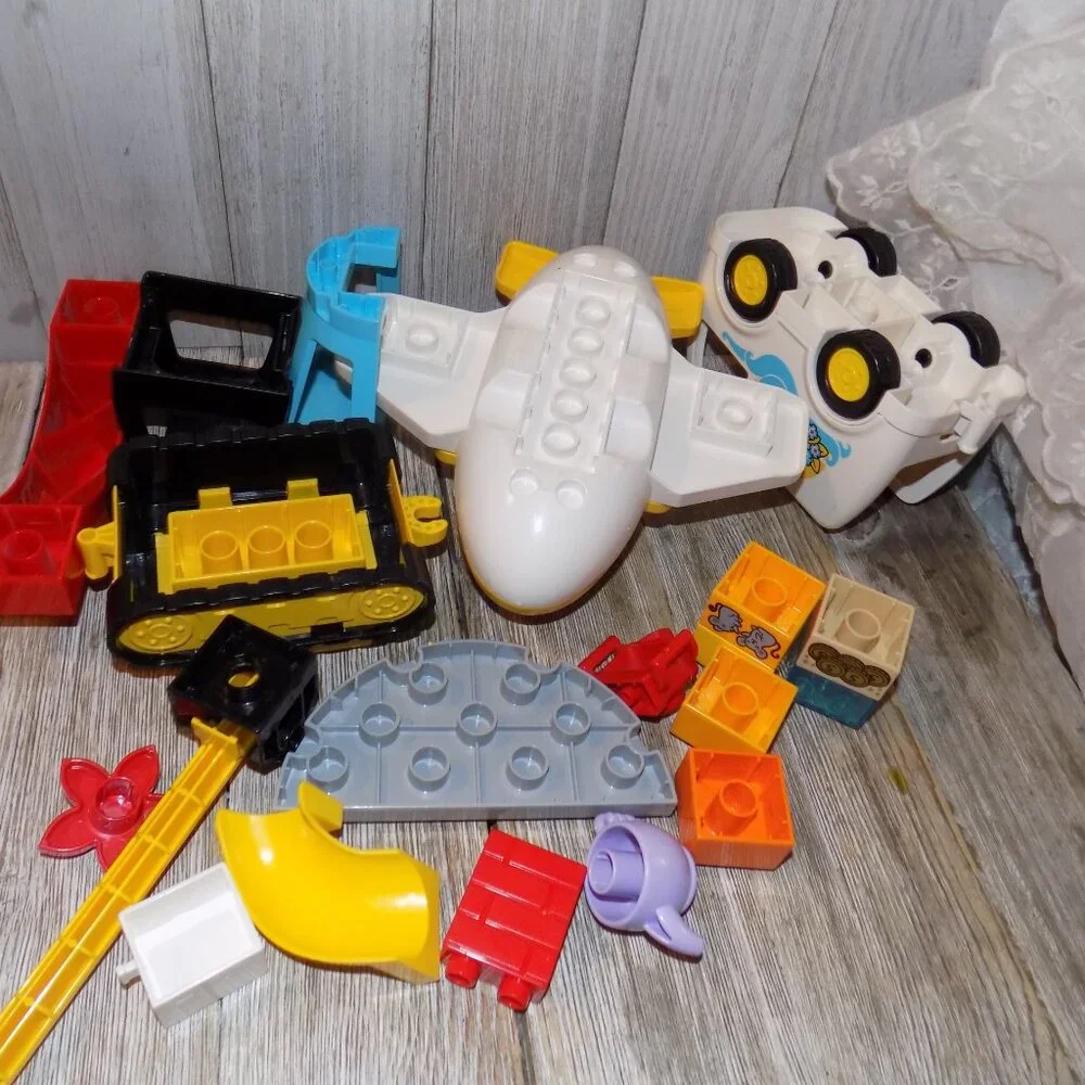 Duplo LEGO MIXED PIECES NONE COMPLETE *